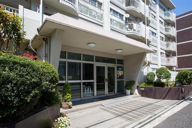 マンション正面玄関